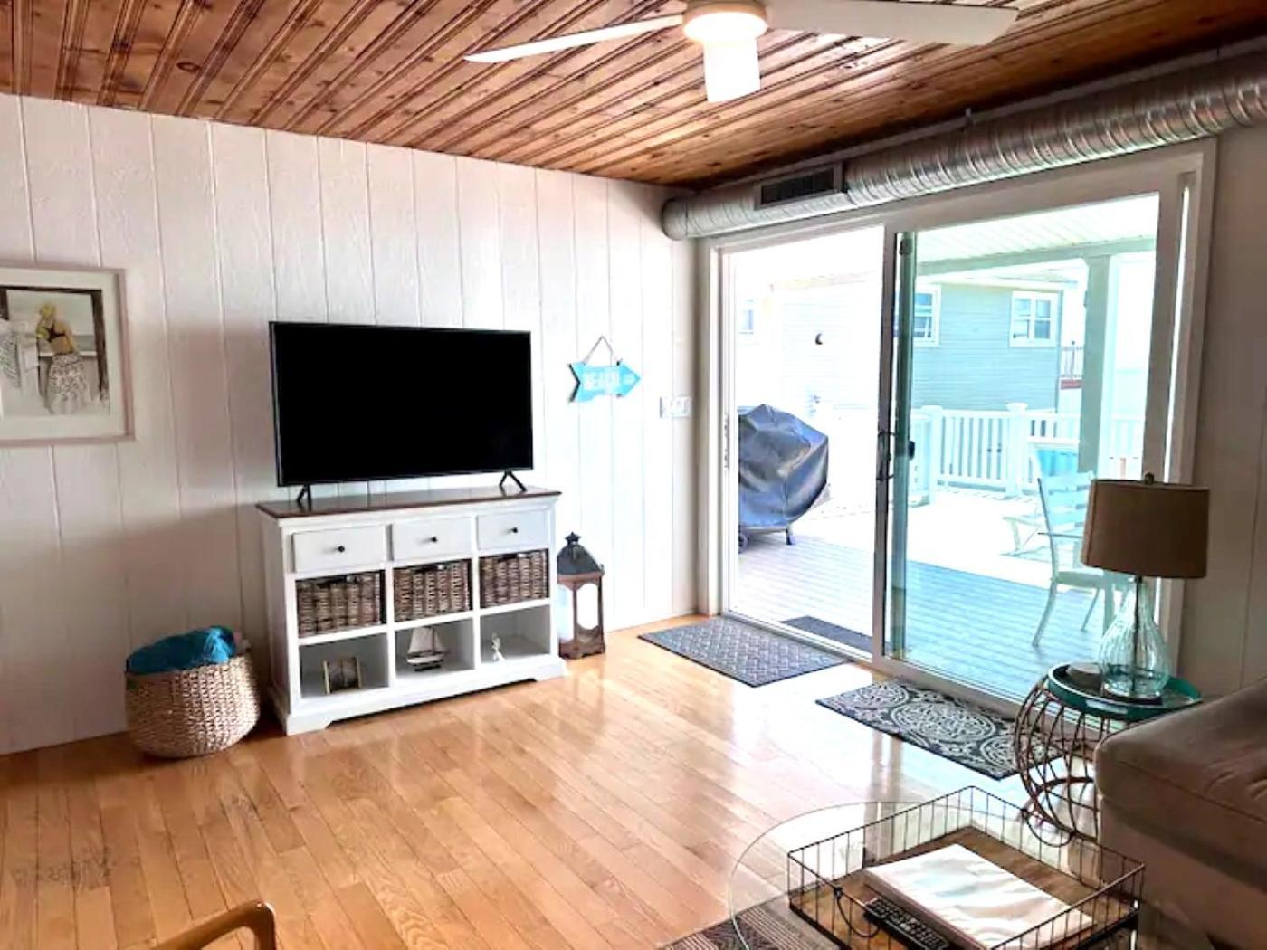 Cozy Beach - Direct Waterfront! East Haven Exterior foto
